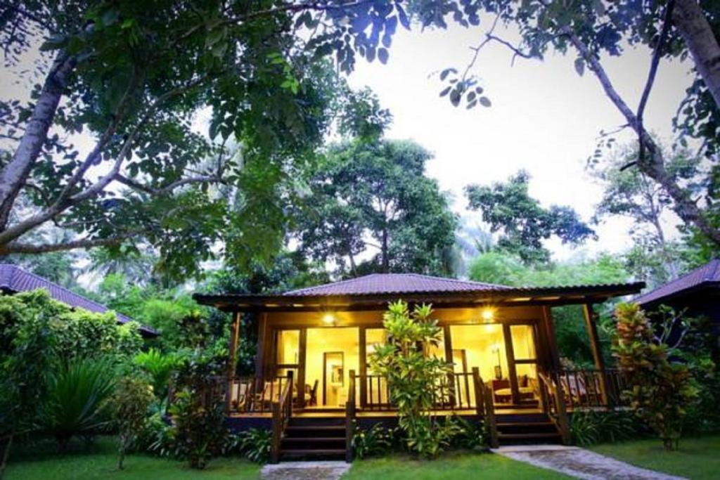 Banraya Resort And Spa Ko Racha Yai Eksteriør billede