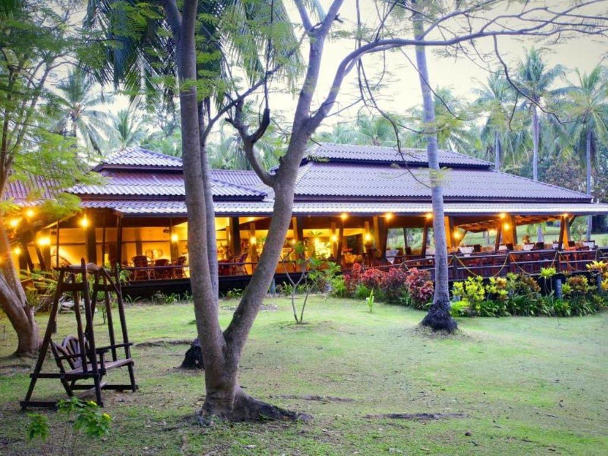 Banraya Resort And Spa Ko Racha Yai Eksteriør billede